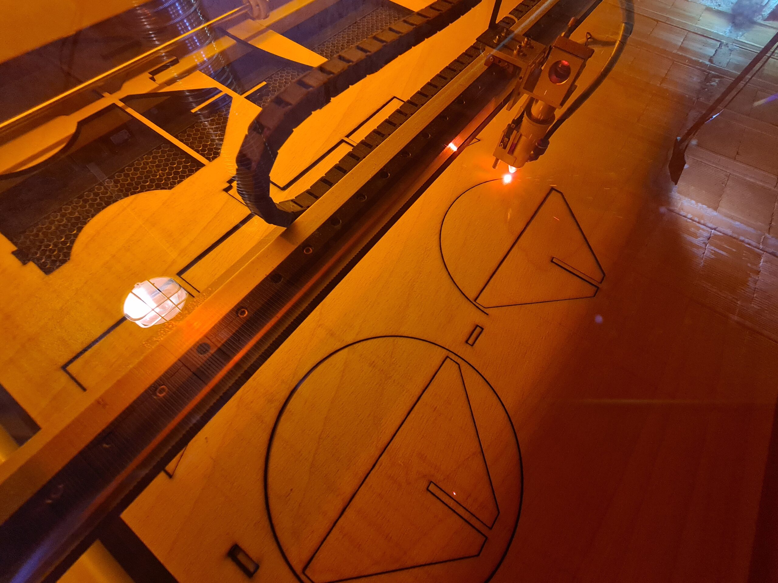 Lasersko rezanje i 3d printanje